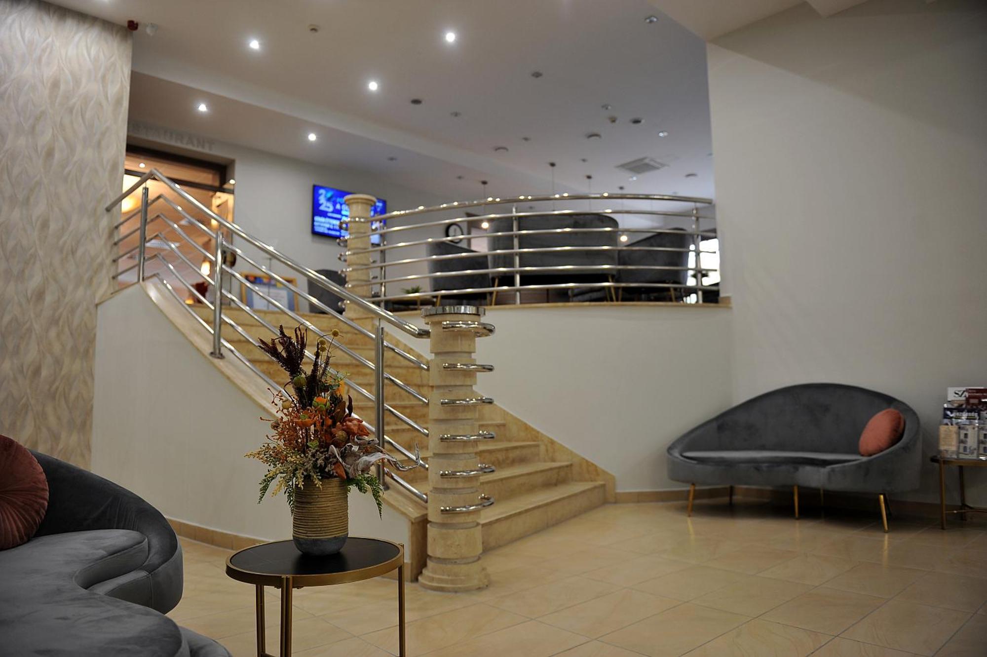 Hotel Harom Gunar Кечкемет Экстерьер фото