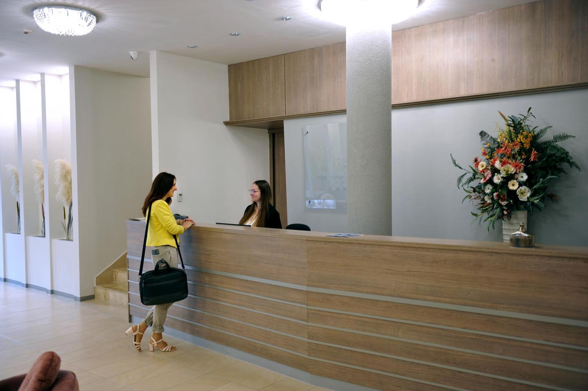 Hotel Harom Gunar Кечкемет Экстерьер фото